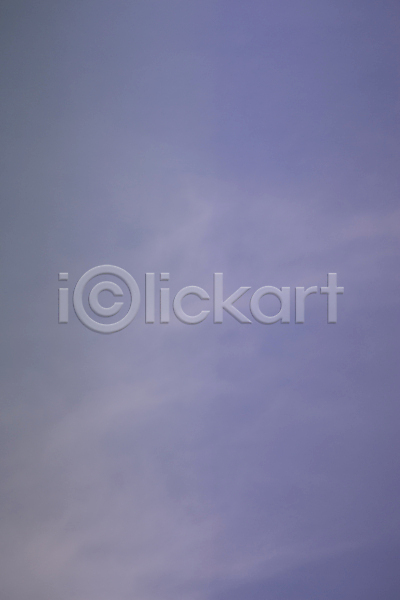 사람없음 JPG 로우앵글 포토 해외이미지 구름(자연) 날씨 바람 백그라운드 세로 솜털 야외 오픈 자연 컬러풀 파란색 풍경(경치) 하늘 햇빛 환경 흐림 흰색