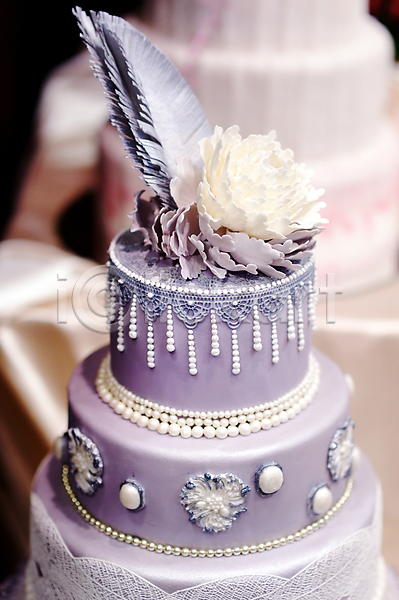 사람없음 JPG 포토 해외이미지 결혼 깃털 꽃 보라색 웨딩케이크 장식 케이크