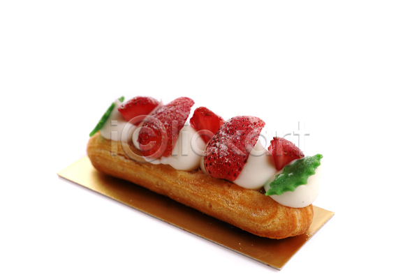 달콤 사람없음 JPG 포토 해외이미지 디저트 딸기 실내 에클레어 프랑스음식 한개 휘핑크림 흰배경