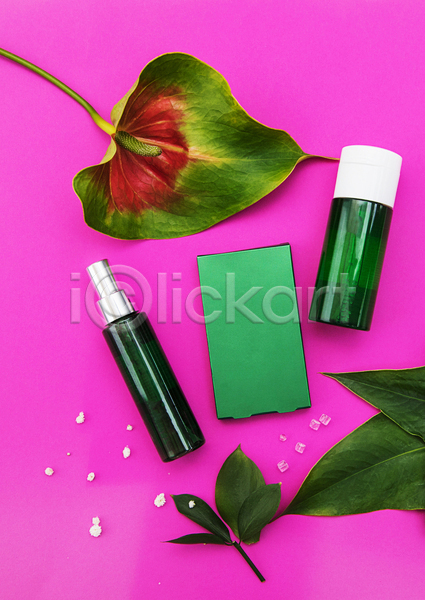 사람없음 JPG 포토 하이앵글 해외이미지 분홍색배경 뷰티 상자 안스리움 잎 플랫레이 향수 화장품