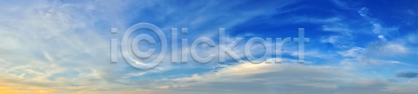 분위기 자유 침묵 사람없음 JPG 포토 해외이미지 계절 고도 구름 그런지 날씨 반사 백그라운드 뷰티 빛 새벽 솜털 수평선 여름 여행 우주 자연 질감 천국 태양 파노라마 파란색 폭풍 풍경 하늘 해외포토 햇빛 황혼 흰색