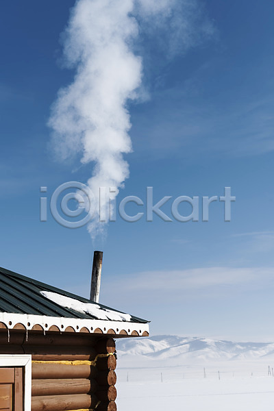사람없음 JPG 포토 겨울 겨울풍경 구름(자연) 굴뚝 눈(날씨) 몽골 설경 설원 수증기 야외 자연 주간 지붕 풍경(경치) 하늘 해외풍경
