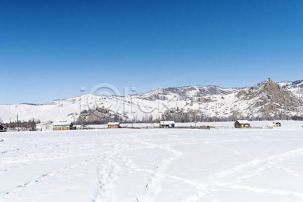 사람없음 JPG 포토 겨울 겨울풍경 눈(날씨) 몽골 산 설경 설원 야외 자연 주간 주택 풍경(경치) 하늘 해외풍경