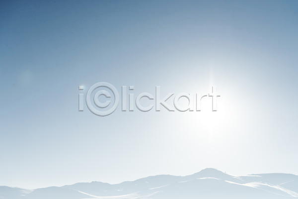 사람없음 JPG 포토 겨울 겨울풍경 눈(날씨) 몽골 산 설경 설원 야외 자연 주간 풍경(경치) 하늘 해외풍경 햇빛