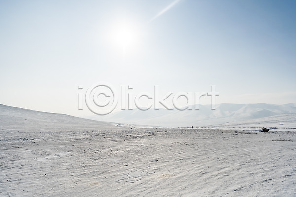 사람없음 JPG 포토 겨울 겨울풍경 눈(날씨) 몽골 산 설경 설원 야외 자연 주간 풍경(경치) 하늘 해외풍경 햇빛