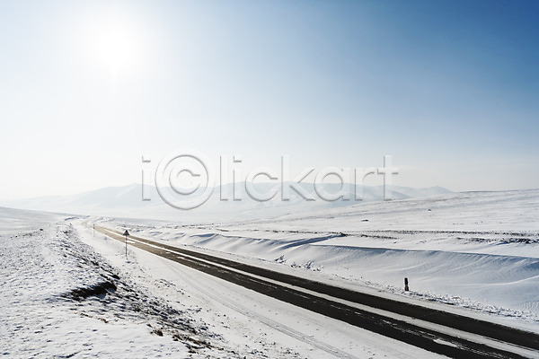 사람없음 JPG 포토 겨울 겨울풍경 눈(날씨) 도로 몽골 설경 설원 야외 자연 주간 풍경(경치) 하늘 해외풍경 햇빛
