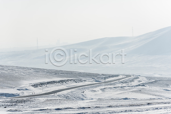 사람없음 JPG 포토 겨울 겨울풍경 눈(날씨) 도로 몽골 설경 설원 야외 자연 주간 풍경(경치) 하늘 해외풍경