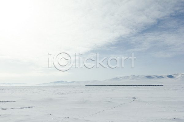 사람없음 JPG 포토 겨울 겨울풍경 구름(자연) 기차 눈(날씨) 몽골 산 설경 설원 야외 자연 주간 풍경(경치) 하늘 해외풍경