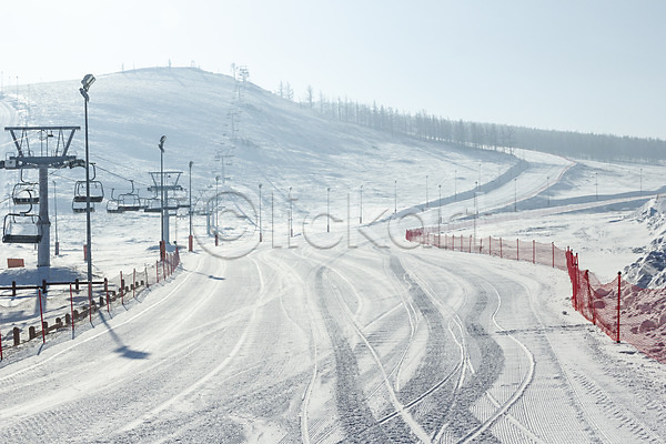 사람없음 JPG 포토 겨울 겨울풍경 눈(날씨) 리프트 몽골 설경 설원 스키리프트 스키장 야외 자연 주간 풍경(경치) 하늘 해외풍경