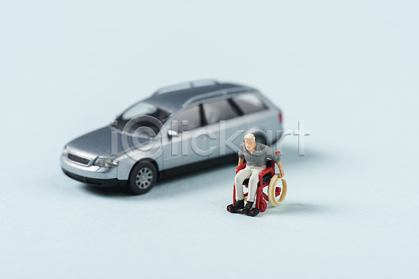사람없음 JPG 포토 모형 미니어처 스튜디오촬영 실내 자동차 장애인 파란배경 휠체어