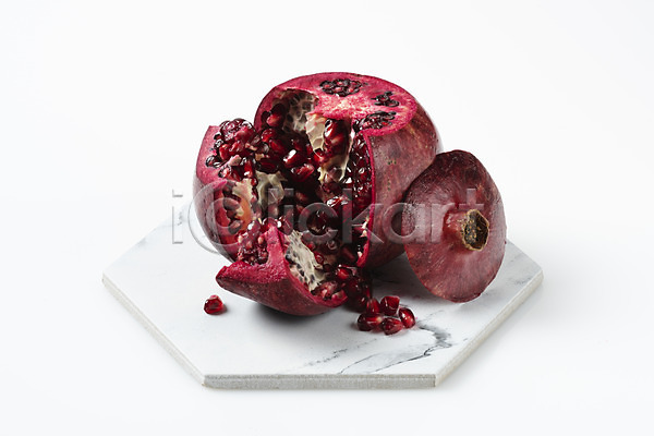 신선 사람없음 JPG 포토 건강식 그릇 누끼 다이어트 빨간색 석류 석류알 스튜디오촬영 식재료 실내 오브젝트 유기농 채식 한개 흰배경