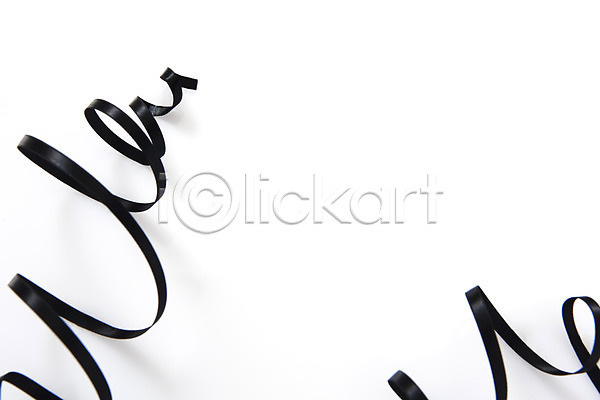 사람없음 JPG 포토 하이앵글 검은색 끈 리본 스튜디오촬영 실내 오브젝트 플랫레이 흰배경