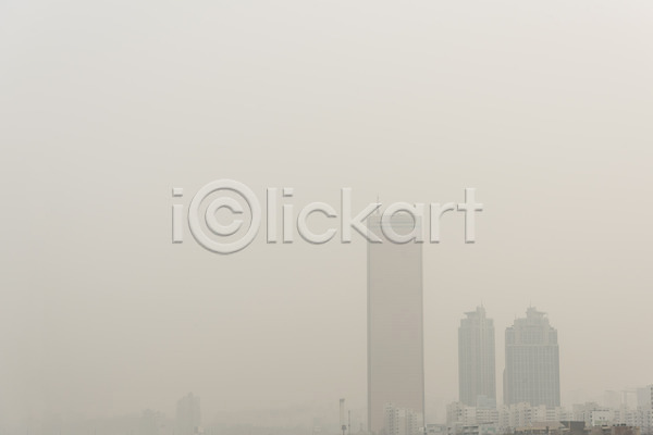 공해 대기오염 사회이슈 환경오염 사람없음 JPG 포토 63빌딩 겨울 날씨 도시풍경 미세먼지 뿌연 서울 야외 여의도 오염 주간 하늘 한국 환경 황사 흐림