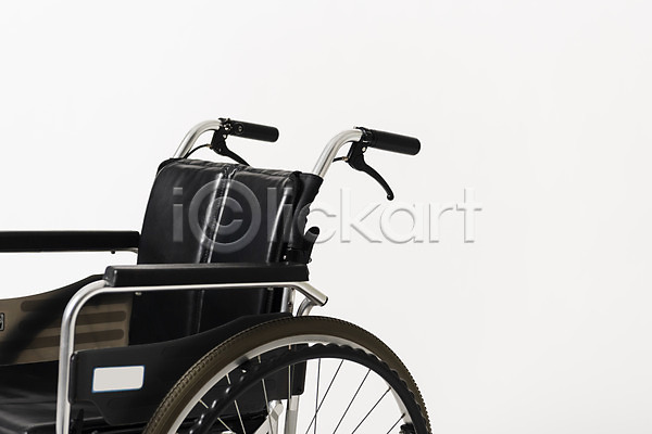 사람없음 JPG 근접촬영 포토 누끼 보조기구 스튜디오촬영 실내 오브젝트 의료용품 장애 한개 휠체어 흰배경