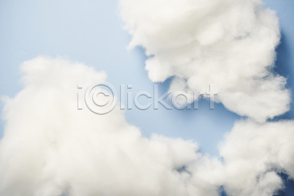사랑 즐거움 행복 사람없음 JPG 포토 감정 구름(자연) 백그라운드 솜 스튜디오촬영 실내 오브젝트 파란배경 하늘 흰색
