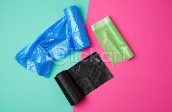 환경오염 사람없음 JPG 포토 하이앵글 해외이미지 분홍색배경 비닐 비닐봉투 실내 쓰레기 일회용
