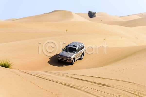 사람없음 JPG 포토 해외이미지 두바이 모래언덕 사막 야외 오프로드 자동차 주간 풍경(경치)