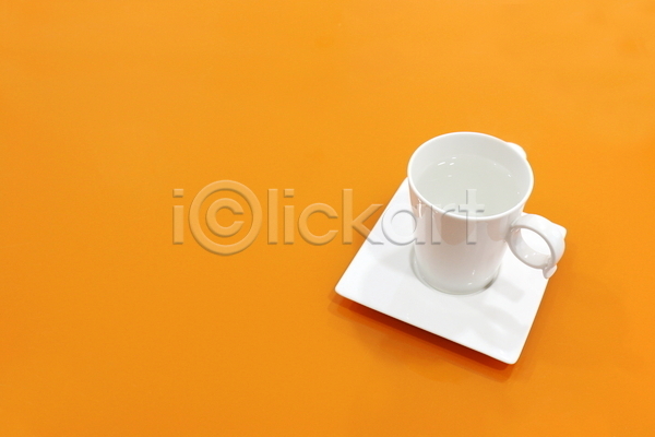 사람없음 JPG 포토 해외이미지 실내 주황색배경 찻잔 카피스페이스 컵받침