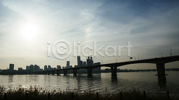 사람없음 JPG 포토 강가 구름(자연) 도시 도시풍경 서울 야외 원효대교 주간 하늘 한강 한국 햇빛