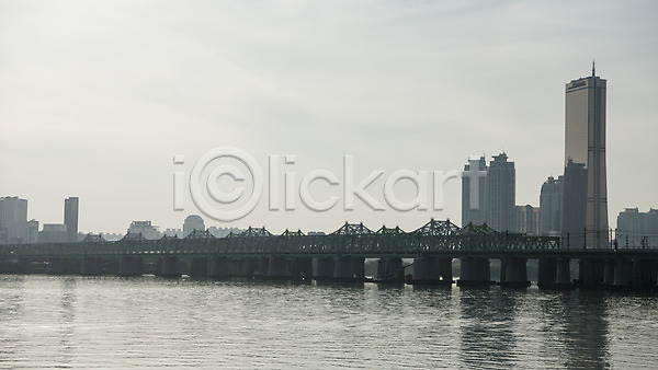 사람없음 JPG 포토 63빌딩 강가 도시 도시풍경 빌딩 서울 야외 주간 하늘 한강 한강철교 한국