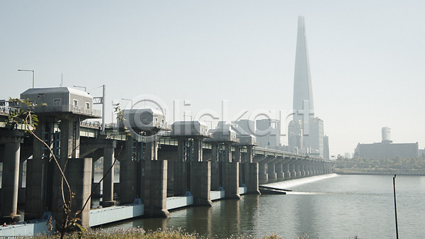 사람없음 JPG 포토 강가 도시 도시풍경 빌딩 서울 야외 잠실철교 주간 하늘 한강 한국
