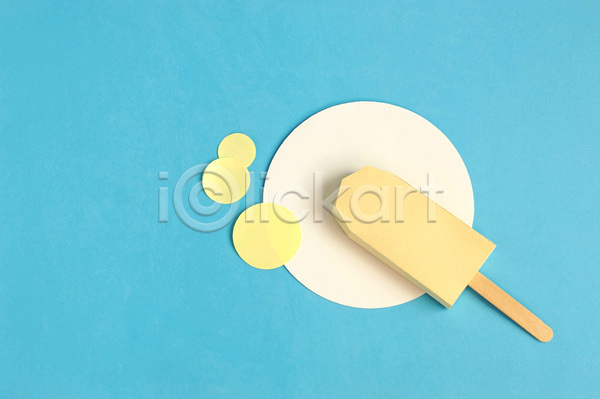 사람없음 JPG 포토 해외이미지 녹음(녹이기) 막대아이스크림 실내 아이스크림 오브젝트 종이 종이공예 파란배경 페이퍼아트 하드