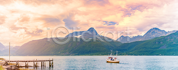 사람없음 JPG 포토 해외이미지 교통시설 낚시 노르웨이 만 물 바다 반사 보트 뷰티 수평선 스칸디나비아 야외 어류 여름 여행 유럽 자연 터키석 파란색 포트 풍경 하늘 함선 항구 항해 해외포토 호수