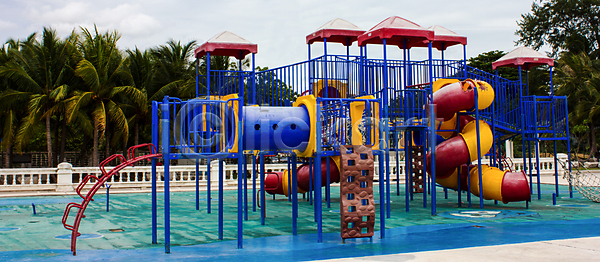 새로움 활발 사람없음 어린이 JPG 포토 해외이미지 계단 공원 그네 나무 나선형 노란색 놀이 놀이터 도시 디자인 맑음 미끄럼틀 봄 빨간색 사다리 세트 아시아 안전 야외 여름 오렌지 운동 장난감 장비 지붕 체육관 초록색 컬러풀 파란색 플라스틱 하늘 해외포토