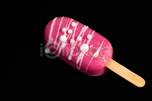 사람없음 JPG 포토 해외이미지 검은배경 막대아이스크림 분홍색 장식 한개
