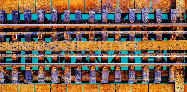 사람없음 JPG 포토 해외이미지 강 건축양식 검은색 교통시설 금속 기차 넘어짐 머리위 물 백그라운드 선 선로 수확 안테나 여행 옛날 자연 철 철강 트랙 해외포토