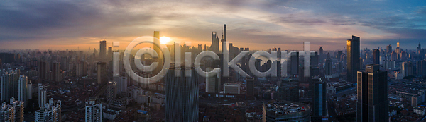 사람없음 JPG 포토 해외이미지 강 개발 건물 건축양식 고층빌딩 구름 도시 도시풍경 드론 맑음 분홍색 불꽃 비즈니스 상하이 새벽 센터 수평선 스카이라인 아시아 아침 안테나 이웃 일몰 일출 중국 지역 태양 파노라마 파란색 하늘 해외포토