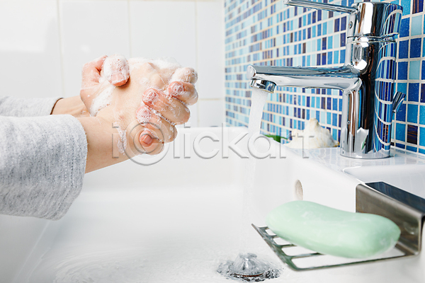 신체부위 JPG 포토 해외이미지 비누 비누거품 손 손씻기 실내 위생관리