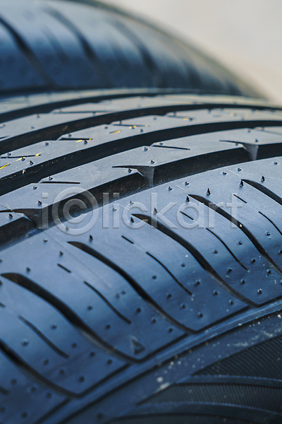 부드러움 새로움 사람없음 JPG 포토 해외이미지 고무 그림 닫기 묘사 바퀴 브레이크 세로 안전 여름(계절) 자동 자동차 타이어
