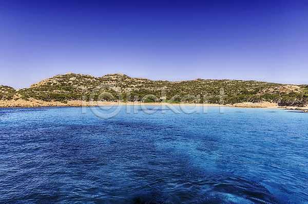 사람없음 JPG 포토 해외이미지 만 맑음 모래 물 바다 분홍색 섬 여름(계절) 여행 이탈리아 자연 지중해 초록색 파라다이스 파란색 풍경(경치) 하늘 휴가
