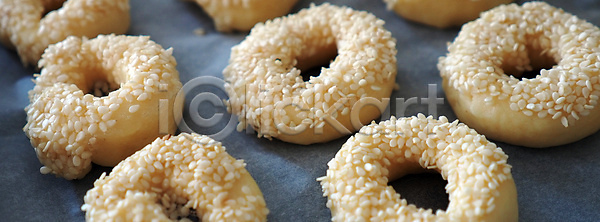 달콤 신선 함께함 사람없음 JPG 포토 해외이미지 갈색 건강 고립 굽기 깨 디저트 맛 밀 반지 백그라운드 베이글 빵 빵집 식사 쌓기 씨앗 아침식사 원형 음식 전통 튀르키예 페스츄리 해외포토 흰색