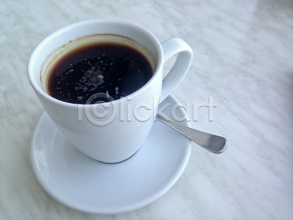 뜨거움 신선 사람없음 JPG 포토 해외이미지 라떼 숟가락 슛 음료 카페 카페인 커피 컵 플랫 흰색