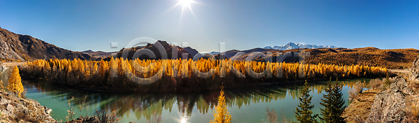 사람없음 JPG 포토 해외이미지 가을 강 구름 노란색 눈내림 러시아 물 반사 빛 산 산등성이 산악지대 숲 시베리아 언덕 여름 여행 자연 태양 파노라마 파란색 풍경 하늘 해외포토 흰색