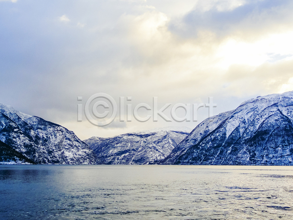 추위 사람없음 JPG 포토 해외이미지 겨울 구름(자연) 노르웨이 바다 산 야외 유럽 자연 주간 풍경(경치) 하늘