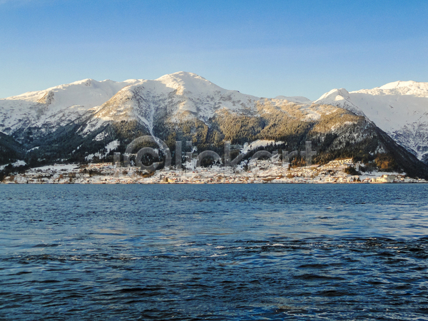 추위 사람없음 JPG 포토 해외이미지 겨울 노르웨이 바다 산 야외 자연 주간 풍경(경치) 하늘