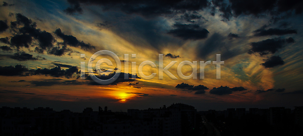 복잡 사람없음 JPG 포토 해외이미지 개발 건축양식 교외 구름 구역 날씨 대여 대출 도시 리빙 바르샤바 부동산 블록 스카이라인 아파트 이웃 일몰 재산 저녁 주거지 주택 지역 진짜 커뮤니티 콘도 태양 폭풍우 하늘 해외포토 협상