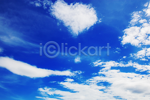 사랑 신선 사람없음 JPG 포토 해외이미지 구름(자연) 날씨 내추럴 맑음 모양 백그라운드 뷰티 여름(계절) 자연 자외선 주간 추상 컬러풀 태양 파란색 풍경(경치) 하늘 하트 흰색