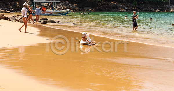 휴식 여러명 JPG 포토 해외이미지 맑음 모래사장 바캉스 뷰티 스리랑카 씻기 앉기 야외 여름(계절) 여름라이프 여름휴가 주간 커플 코코넛 햇빛