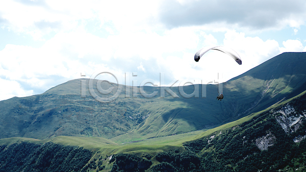 자신감 활발 사람없음 JPG 포토 해외이미지 글라이더 낙하산 남아메리카 비행 산 알프스 암초 야외 언덕 장비 조지아 주간 패러글라이딩 풍경(경치) 하늘 황무지