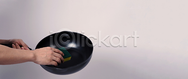 동양인 사람없음 JPG 포토 해외이미지 가사 가정 검은색 고립 금속 기계 기구 냄비 백그라운드 빨래 세제 손 손잡이 스펀지 싱크대 씻기 오브젝트 요리 요리사 위생관리 음식 잡기 장비 주방 주방용품 주택 철 철강 청소 청소부 프라이팬 해외포토 흰배경 흰색