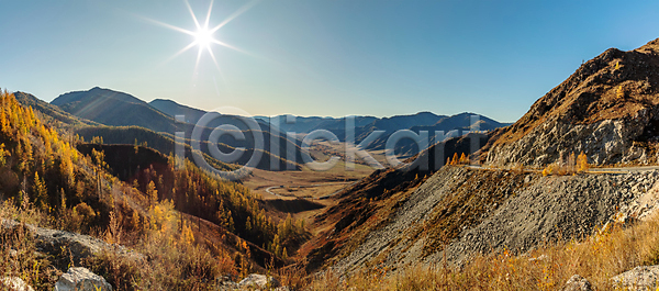 침묵 사람없음 JPG 포토 해외이미지 가을 계곡 구름 나무 놀람 눈내림 러시아 배너 뷰티 산 숲 시베리아 야외 여름 자연 절정 지역 파노라마 파란색 풍경 하늘 해외포토 환경 황금 황무지 흰색