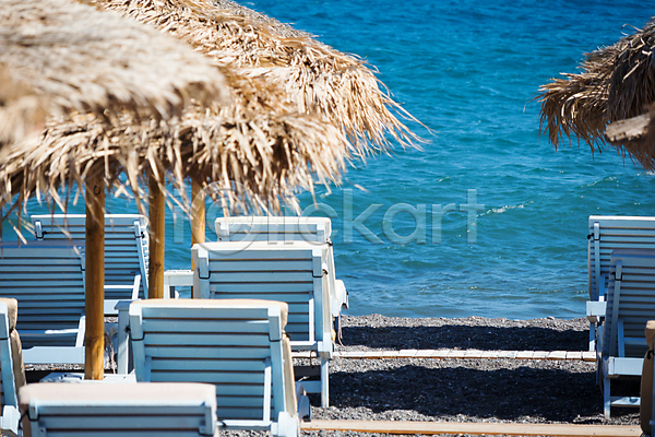 휴식 사람없음 JPG 포토 해외이미지 그리스 맑음 산토리니 여름(계절) 의자 파란색 하늘 휴가 휴양지
