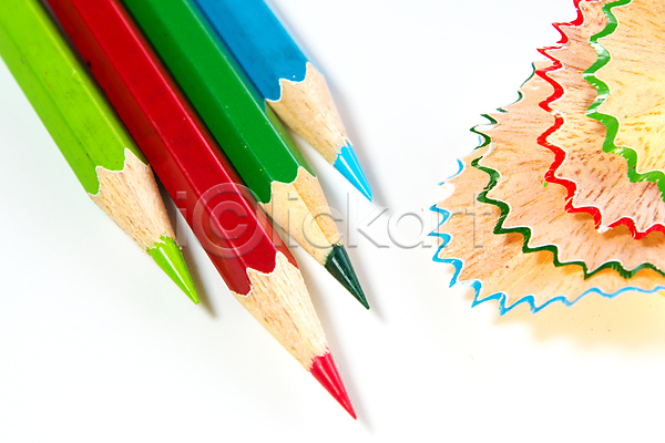 사람없음 JPG 포토 해외이미지 고립 교육 그리기 날카로움 목재 미술 백그라운드 부스러기 빨간색 연필 오브젝트 초록색 컨셉 컬러풀 크레파스 파란색 학교 흰색