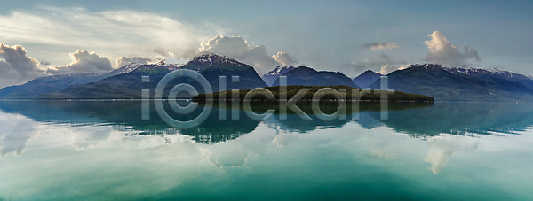 추위 사람없음 JPG 포토 해외이미지 거울 겨울 구름 글로벌 만 맑음 멀리 물 미국 반사 백그라운드 벽지 북극 북쪽 뷰티 빙하 산 서리 섬 소금 알래스카 야외 언덕 얼음 여름 여행 일몰 일출 자연 초록색 태양 파노라마 파란색 풍경 하늘 해외포토 휴가