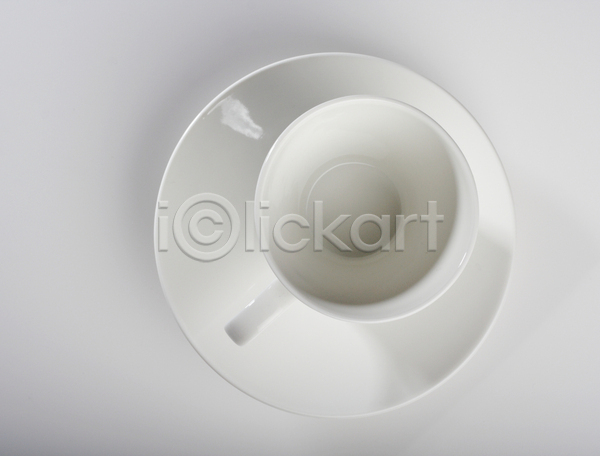 사람없음 JPG 포토 하이앵글 해외이미지 실내 찻잔 컵받침 흰배경