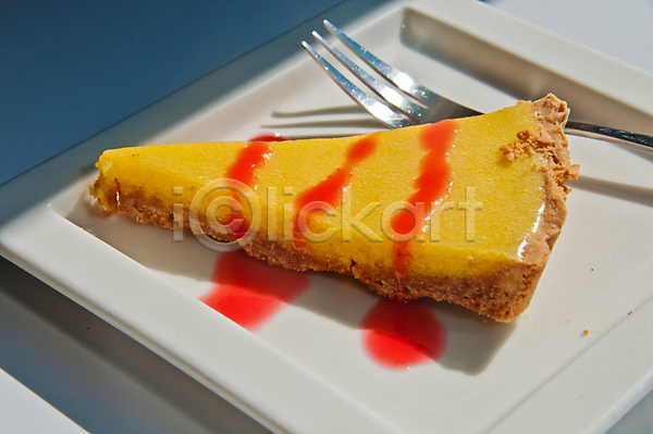 달콤 사람없음 JPG 포토 해외이미지 건강 디저트 레몬 숟가락 식사 음식 접시 치즈 케이크 포크 흰색
